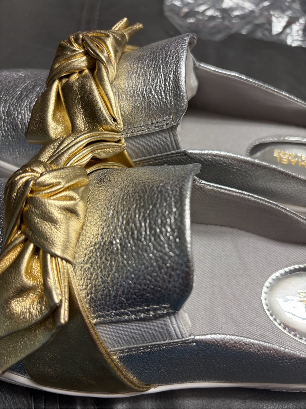 MICHAEL Michael Kors Willa Slip on Mule Metallic Silver & Gold Leather - Picture 12 of 14